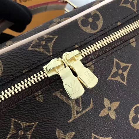 louis Vuitton Bag with zipper